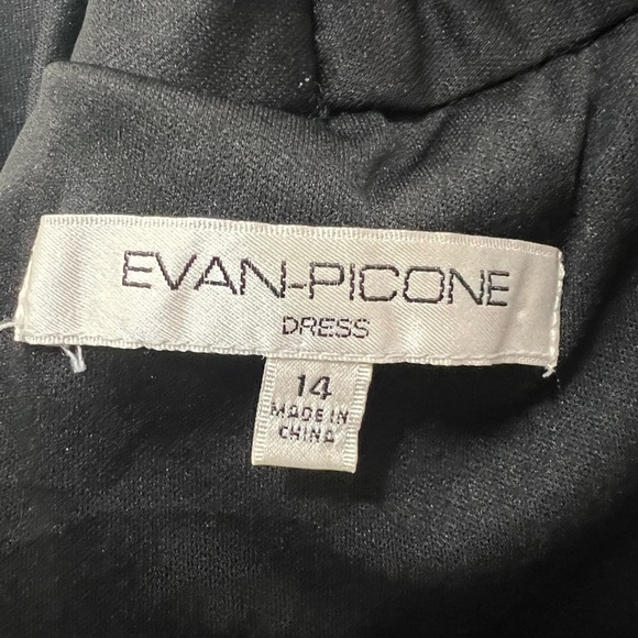 Elegant Black Halter Dress - Picture 10 of 10